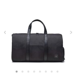 Herschel Novel™ Duffle - 43L excellent condition black tonal